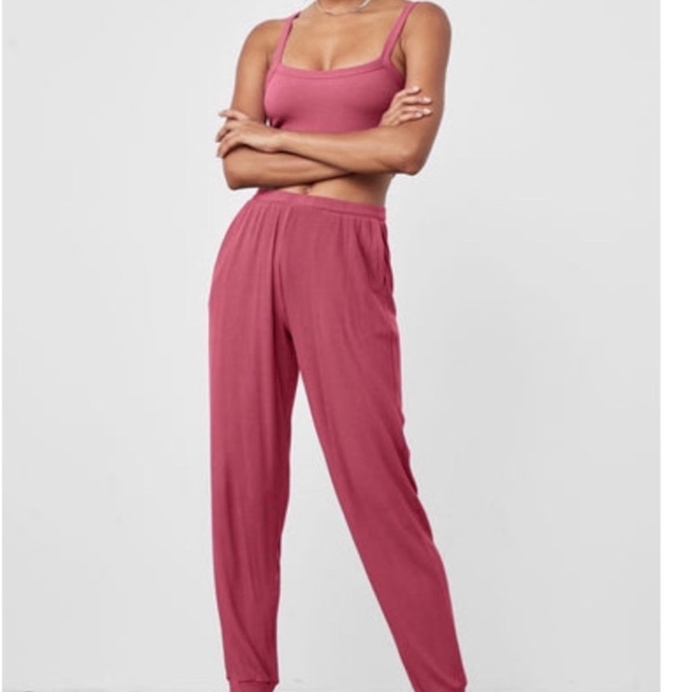 ALO yoga high waisted ribbed whisper pant
